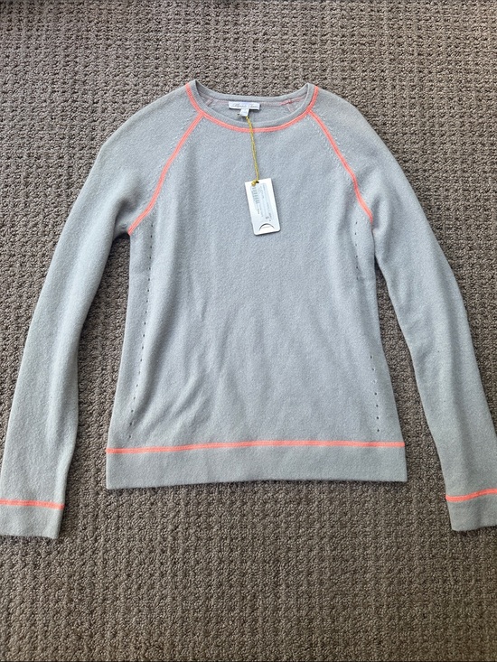 Minnie Rose Sweaters - Minnie Rose Cashmere Light Gray Sweater with Coral Piping
